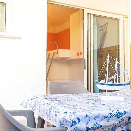 Sweet Holidays - Bouganville - Mare E Relax - Ampia Veranda, Wi-fi E Comfort Apartmán *